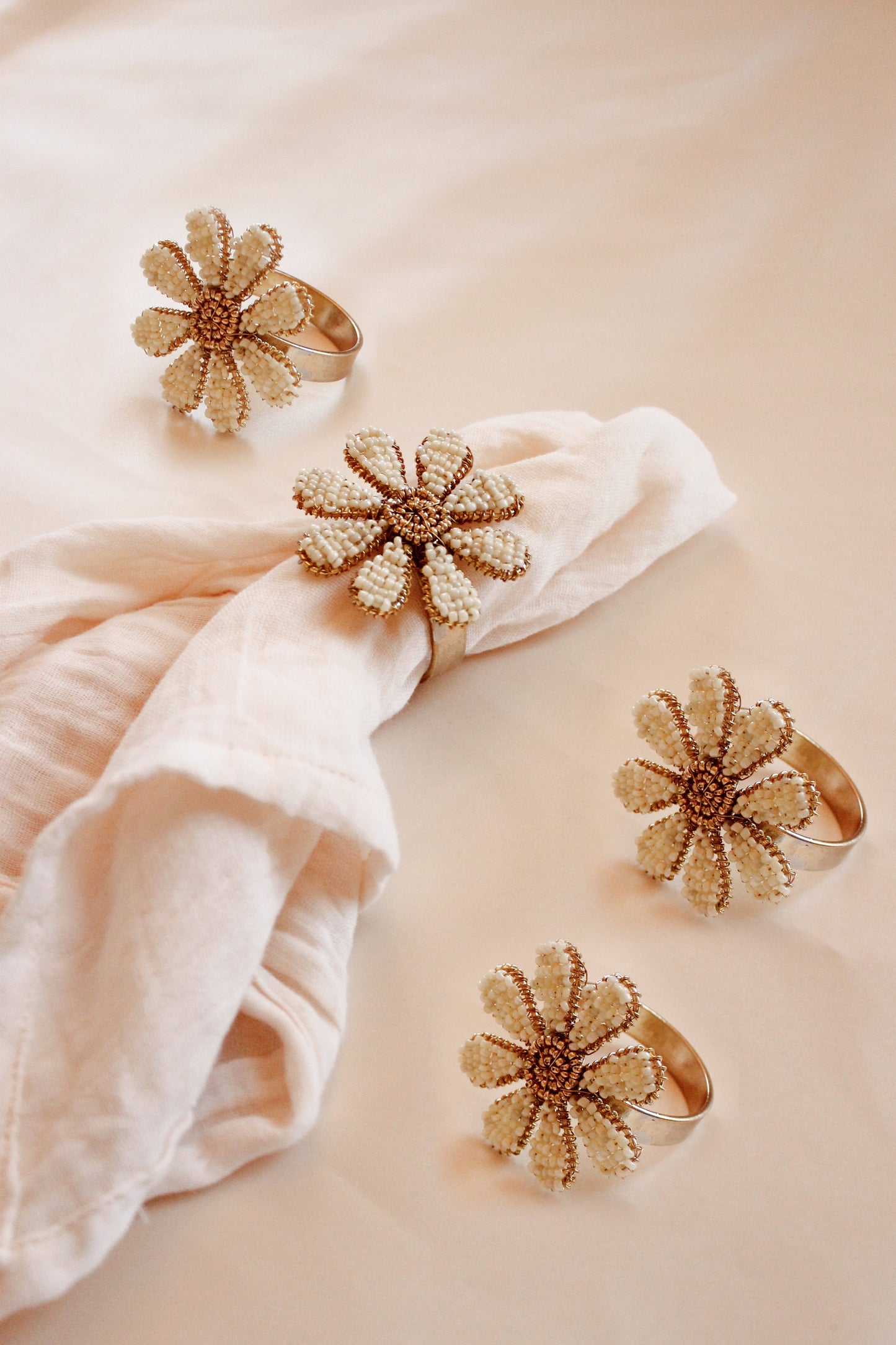 Ronds de serviette "Marguerite" en perles de verre (lot de 4)